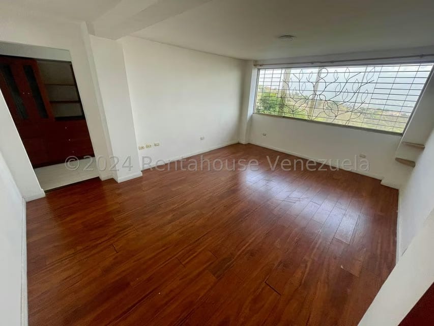 Casa (Multipes Niveles) en Venta en Los Naranjos del Cafetal, Distrito Metropolitano - 77