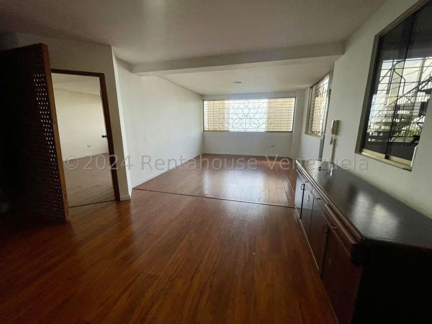 Casa (Multipes Niveles) en Venta en Los Naranjos del Cafetal, Distrito Metropolitano - 79