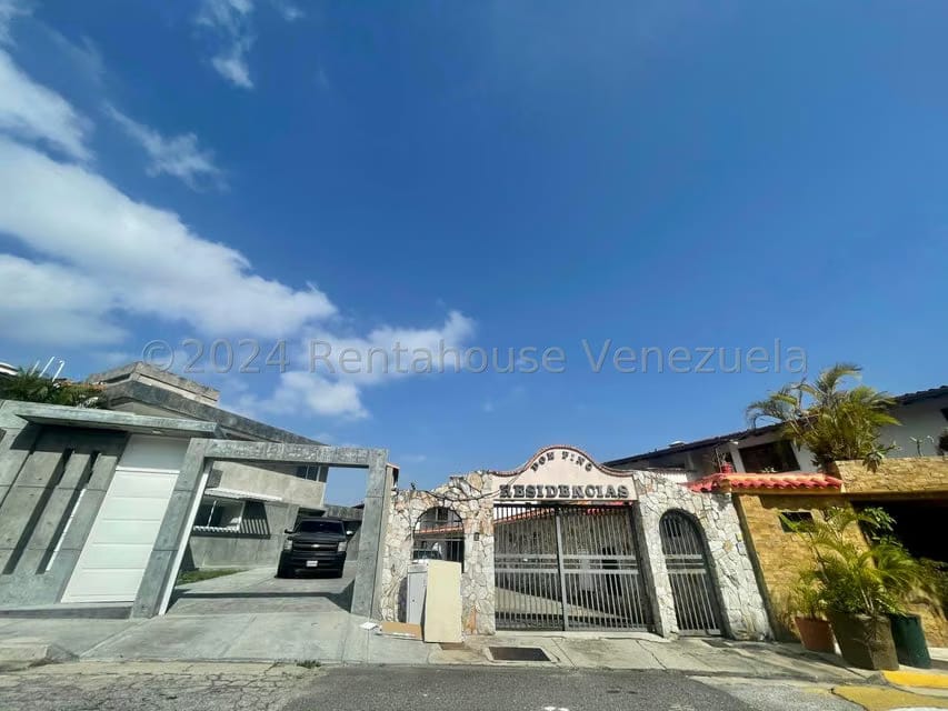 Casa (Multipes Niveles) en Venta en Los Naranjos del Cafetal, Distrito Metropolitano - 90
