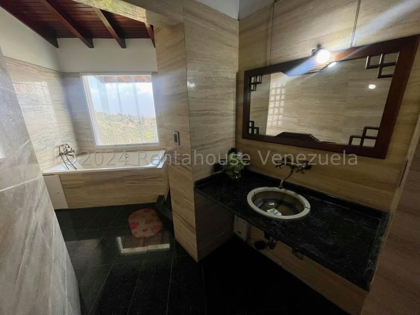 Casa (Multipes Niveles) en Venta en Los Naranjos del Cafetal, Distrito Metropolitano - 10