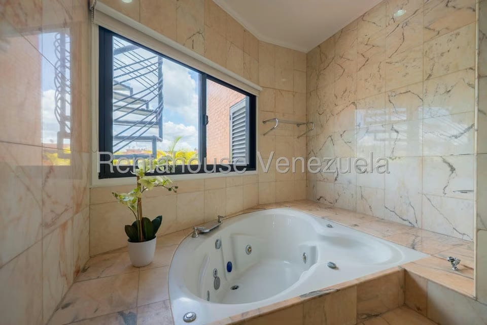 Apartamento (Penthouse) en Venta en Campo Alegre, Distrito Metropolitano - 48