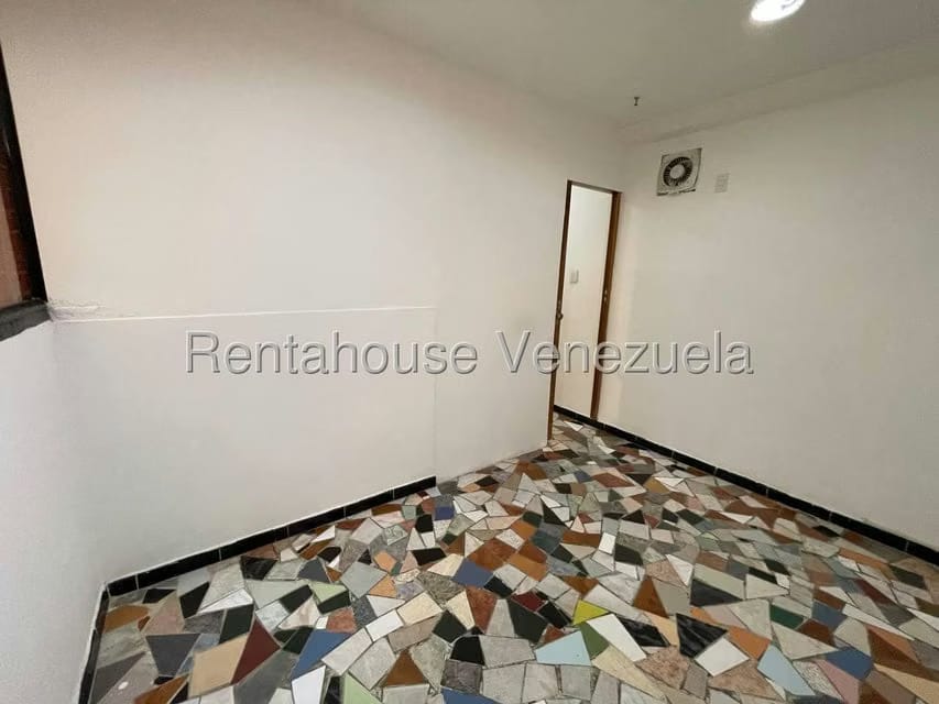 Comercial (Oficina) en Alquiler en Avenida Bolivar, Aragua - 12