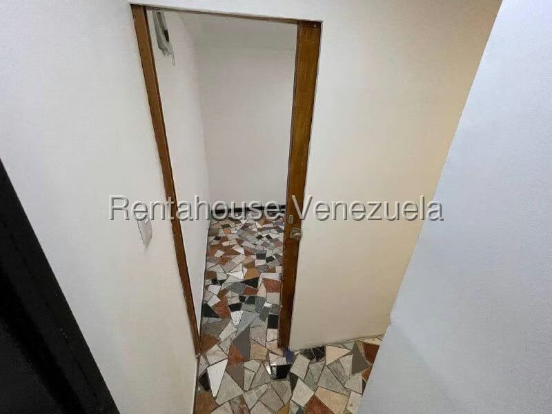 Comercial (Oficina) en Alquiler en Avenida Bolivar, Aragua - 9