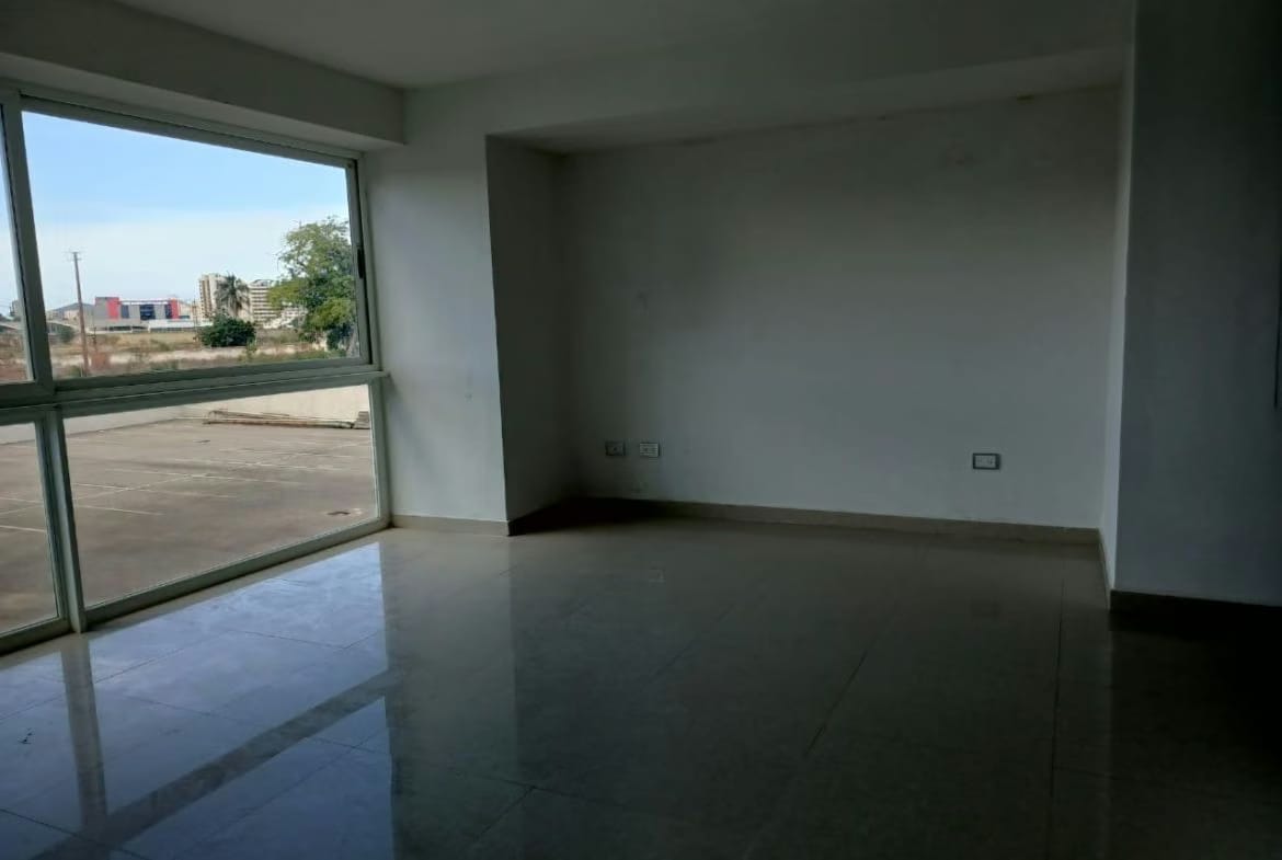 Apartamento de 85 mts en Urb. Dumar - 5