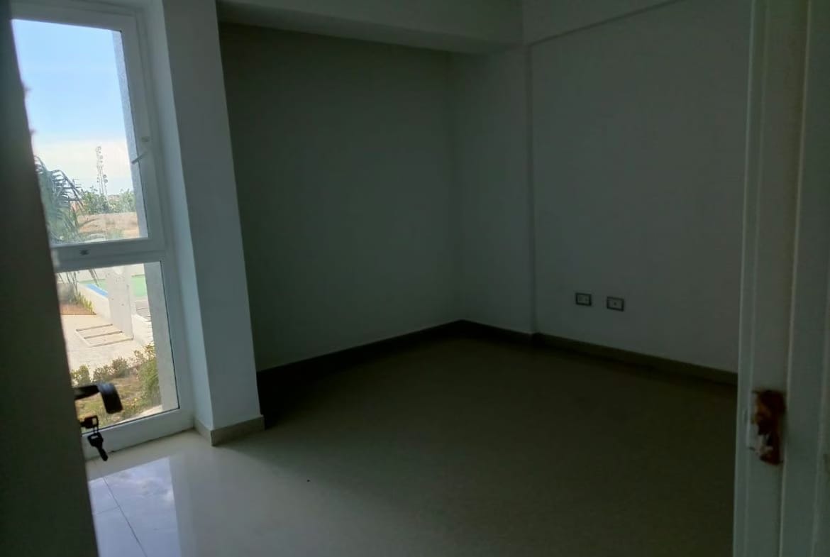 Apartamento de 85 mts en Urb. Dumar - 6