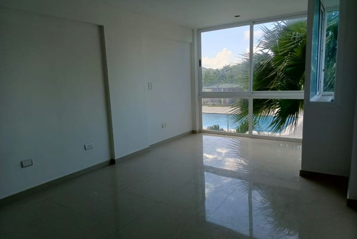 Apartamento de 85 mts en Urb. Dumar - 7