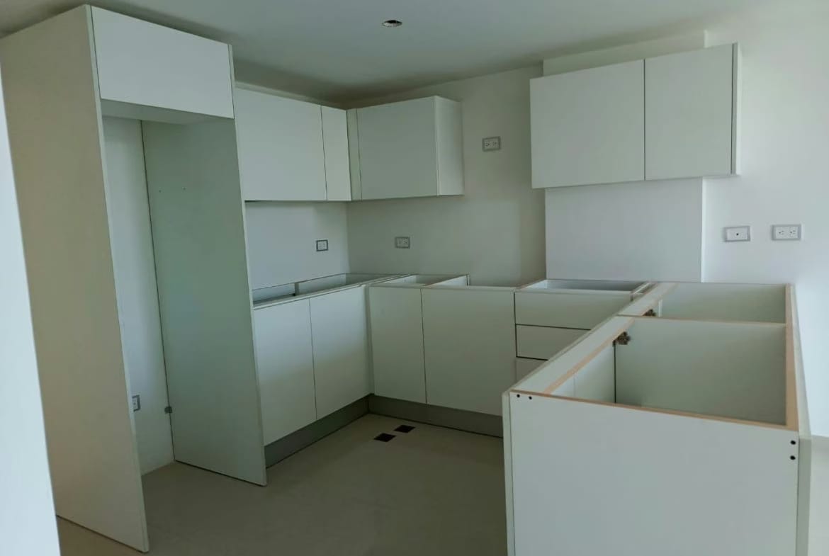 Apartamento de 85 mts en Urb. Dumar - 8