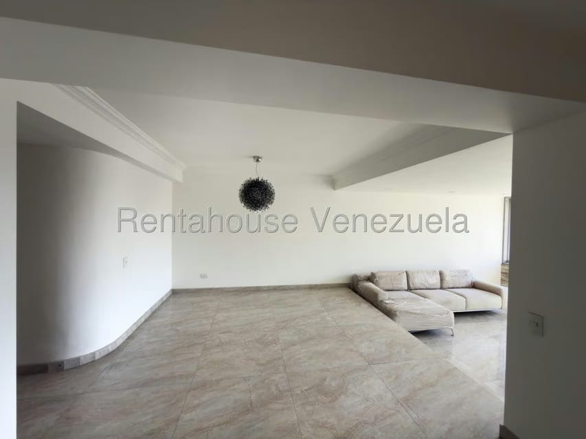 Apartamento (1 Nivel) en Venta en Los Dos Caminos, Distrito Metropolitano - 12