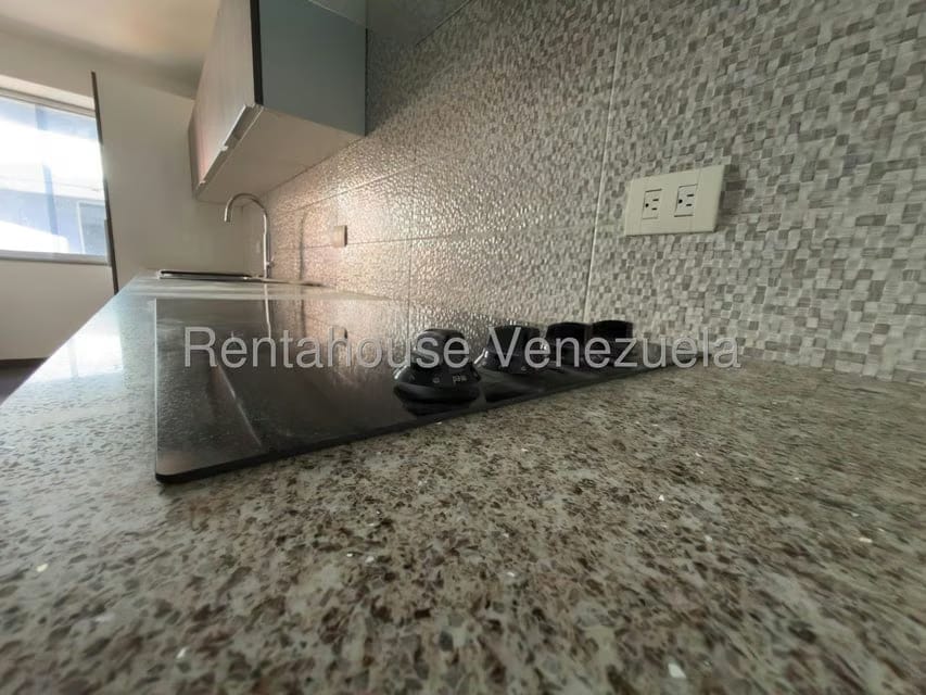 Apartamento (1 Nivel) en Venta en Los Dos Caminos, Distrito Metropolitano - 15