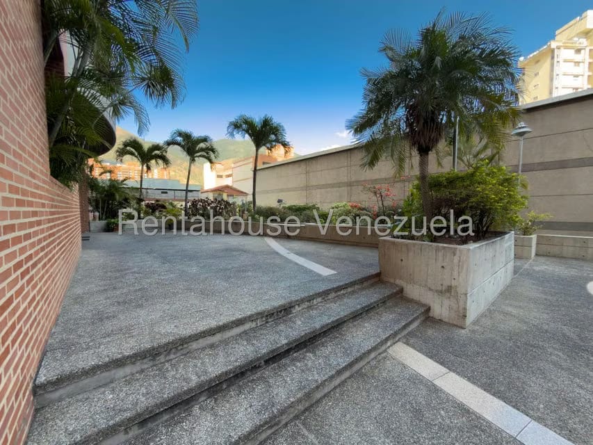 Apartamento (1 Nivel) en Venta en Los Dos Caminos, Distrito Metropolitano - 28