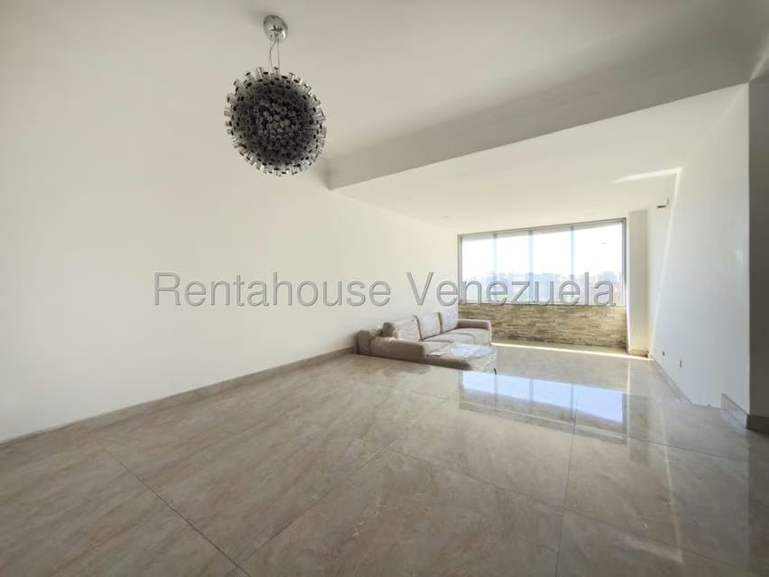 Apartamento (1 Nivel) en Venta en Los Dos Caminos, Distrito Metropolitano - 6