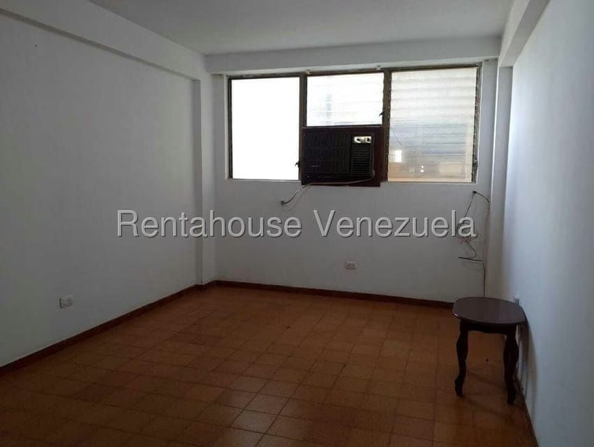 Apartamento (1 Nivel) en Alquiler en Tierra Negra, Zulia - 16