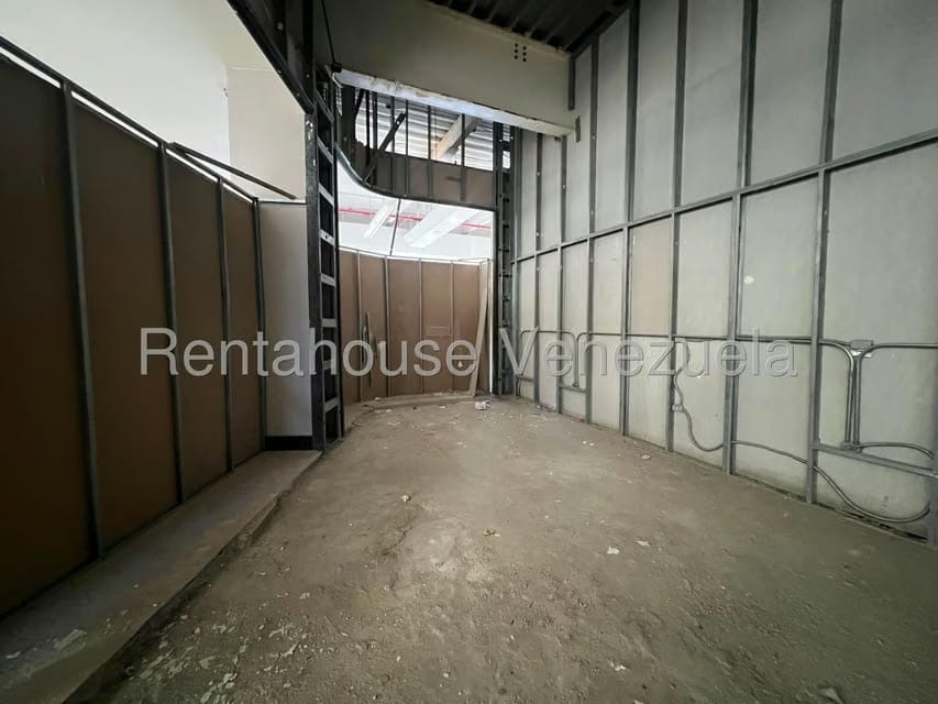 Comercial (Local Comercial) en Alquiler en Los Naranjos del Cafetal, Distrito Metropolitano - 2