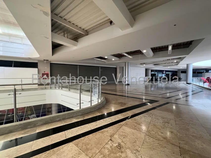 Comercial (Local Comercial) en Alquiler en Los Naranjos del Cafetal, Distrito Metropolitano - 5