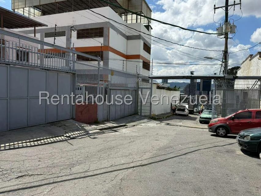 Comercial (Local Comercial) en Venta en Sarria, Distrito Metropolitano - 2