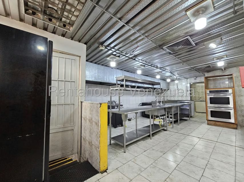 Comercial (Local Comercial) en Alquiler en Las Mercedes, Lara - 23