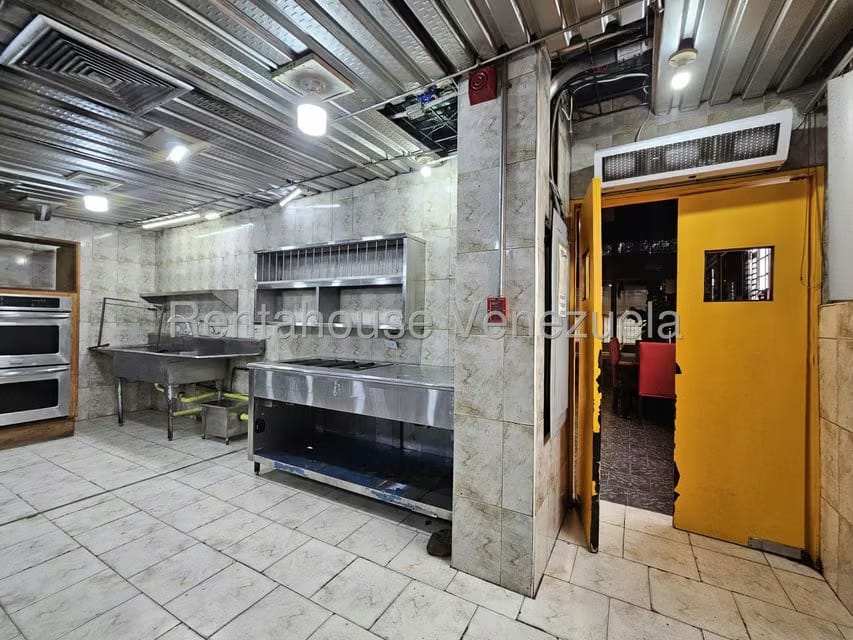 Comercial (Local Comercial) en Alquiler en Las Mercedes, Lara - 24