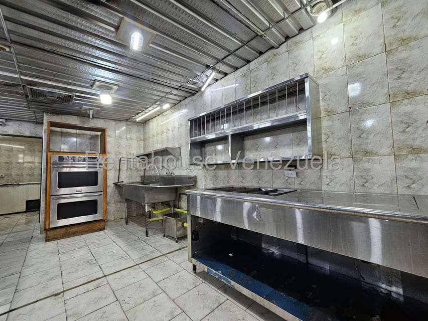 Comercial (Local Comercial) en Alquiler en Las Mercedes, Lara - 26