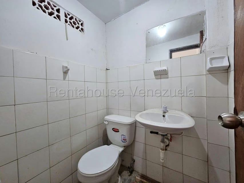 Comercial (Edificio) en Venta en Centro, Lara - 33