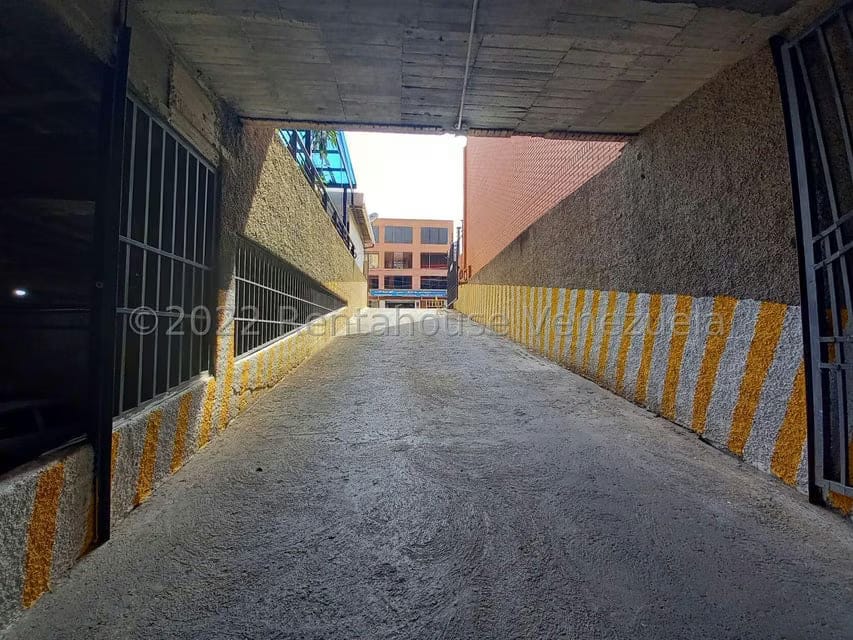 Comercial (Edificio) en Venta en La Atlantida, Vargas - 60