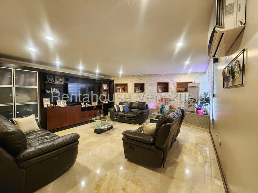 Casa (Multipes Niveles) en Venta en El Marques, Distrito Metropolitano - 3