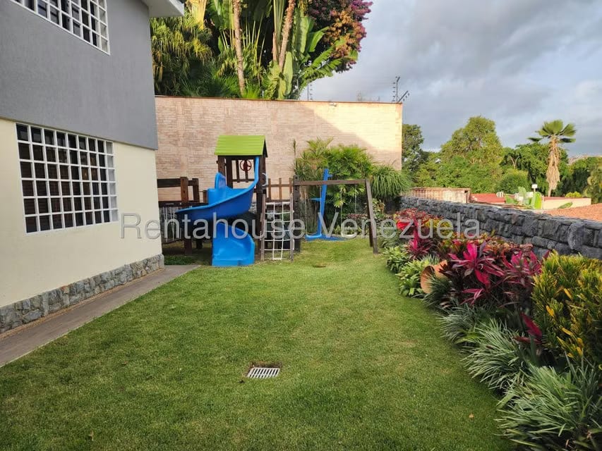 Casa (Multipes Niveles) en Venta en El Marques, Distrito Metropolitano - 28
