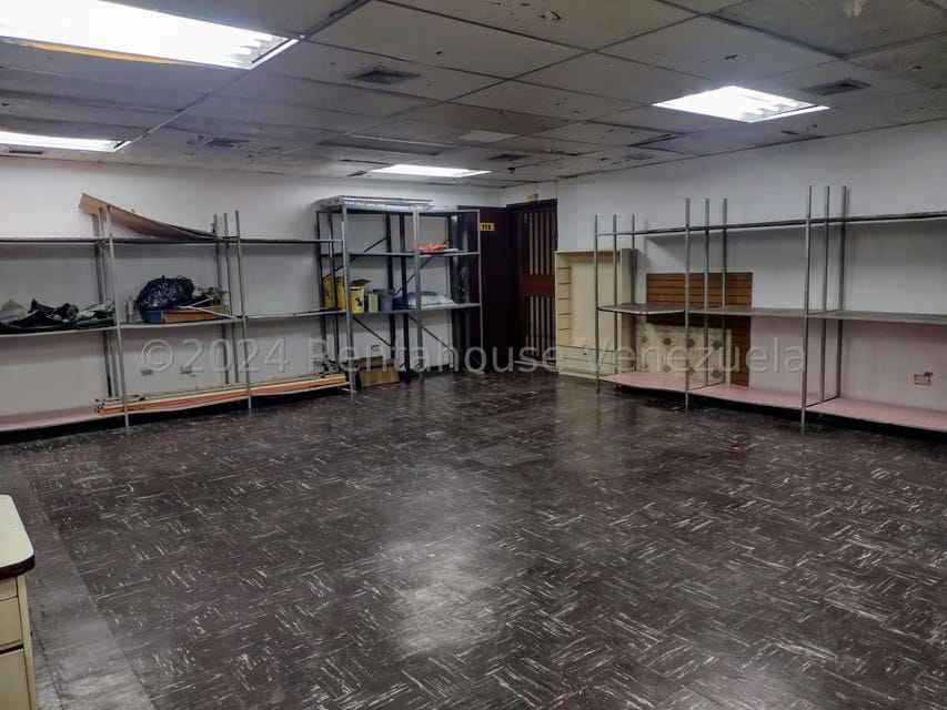Comercial (Oficina) en Alquiler en Parroquia Santa Teresa, Distrito Metropolitano - 3