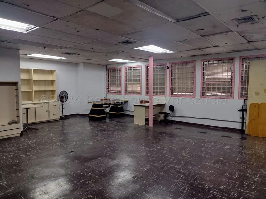 Comercial (Oficina) en Alquiler en Parroquia Santa Teresa, Distrito Metropolitano - 4