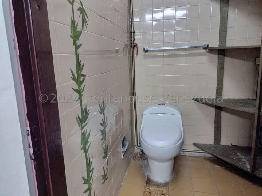 Comercial (Oficina) en Alquiler en Parroquia Santa Teresa, Distrito Metropolitano - 6