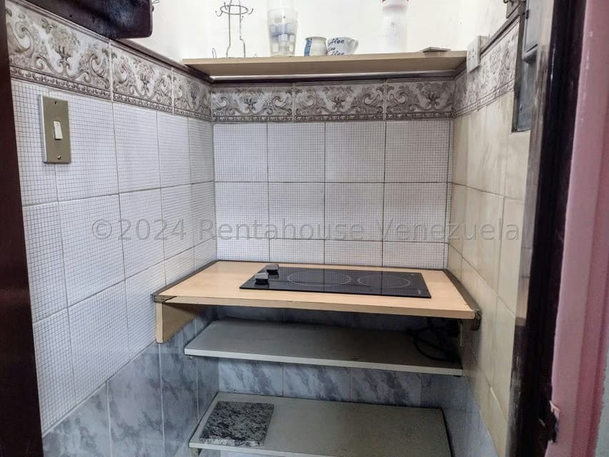 Comercial (Oficina) en Alquiler en Parroquia Santa Teresa, Distrito Metropolitano - 8