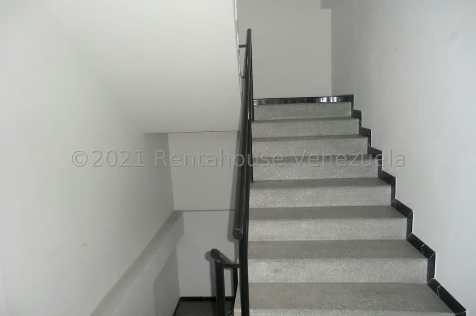 Casa (Multipes Niveles) en Alquiler en Guarenas, Miranda - 11