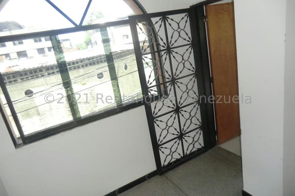 Casa (Multipes Niveles) en Alquiler en Guarenas, Miranda - 12