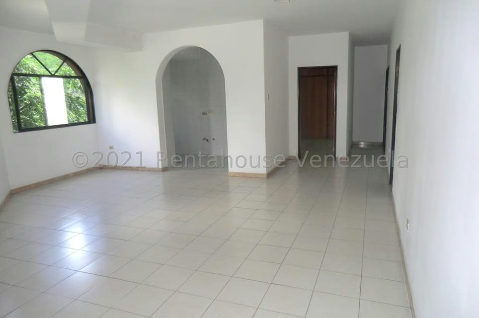 Casa (Multipes Niveles) en Alquiler en Guarenas, Miranda - 3