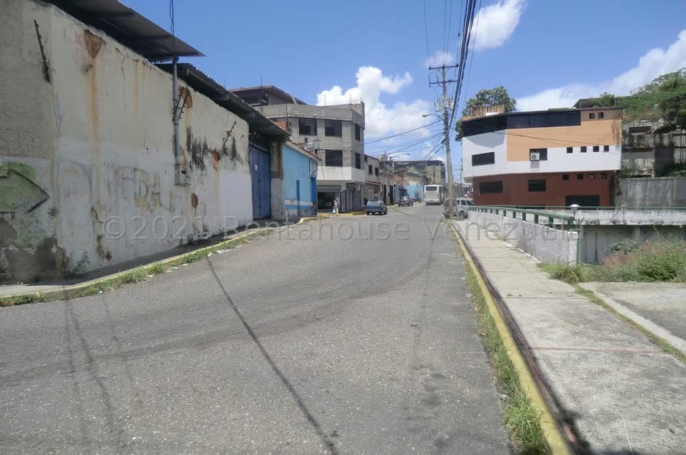Casa (Multipes Niveles) en Alquiler en Guarenas, Miranda - 21
