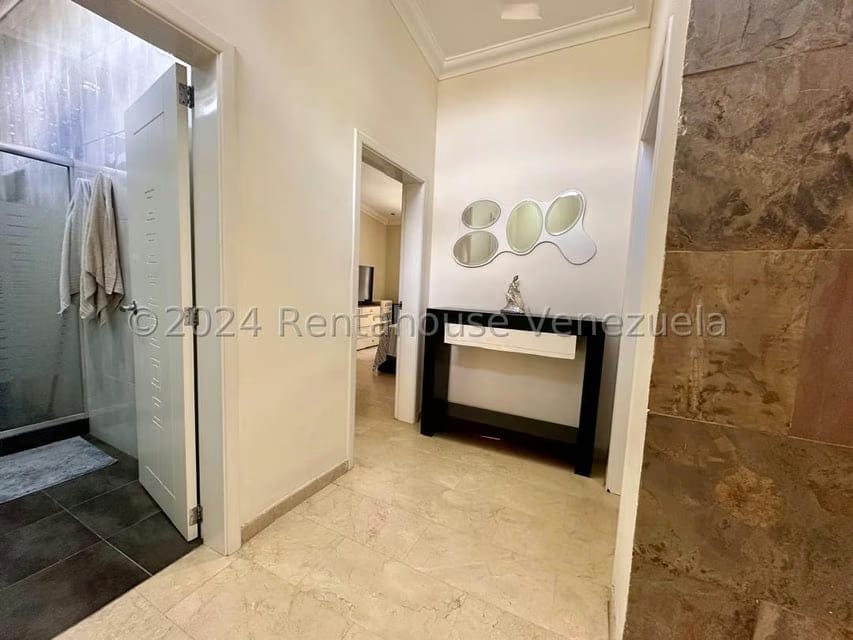 Casa (Multipes Niveles) en Venta en El Picacho, Miranda - 16