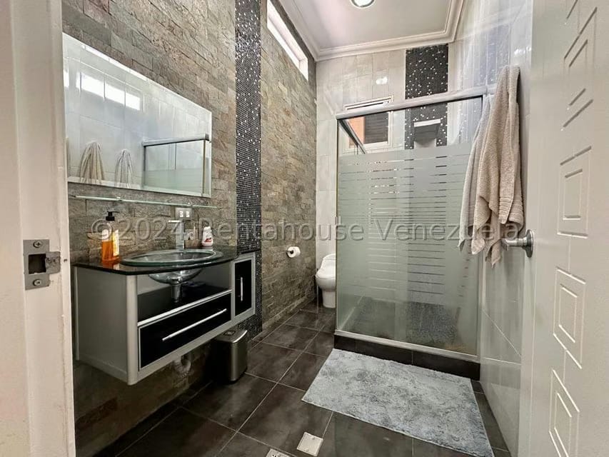 Casa (Multipes Niveles) en Venta en El Picacho, Miranda - 25