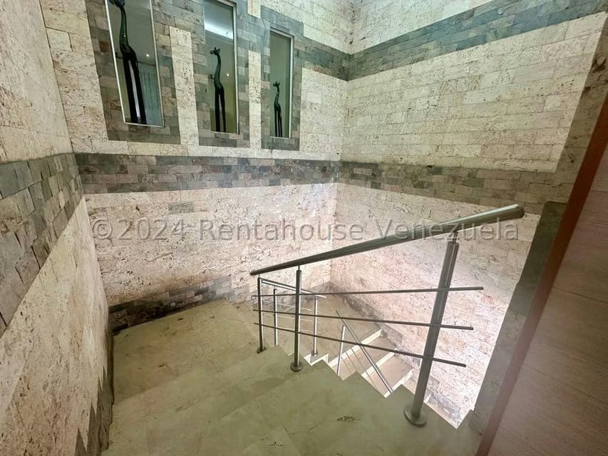 Casa (Multipes Niveles) en Venta en El Picacho, Miranda - 4