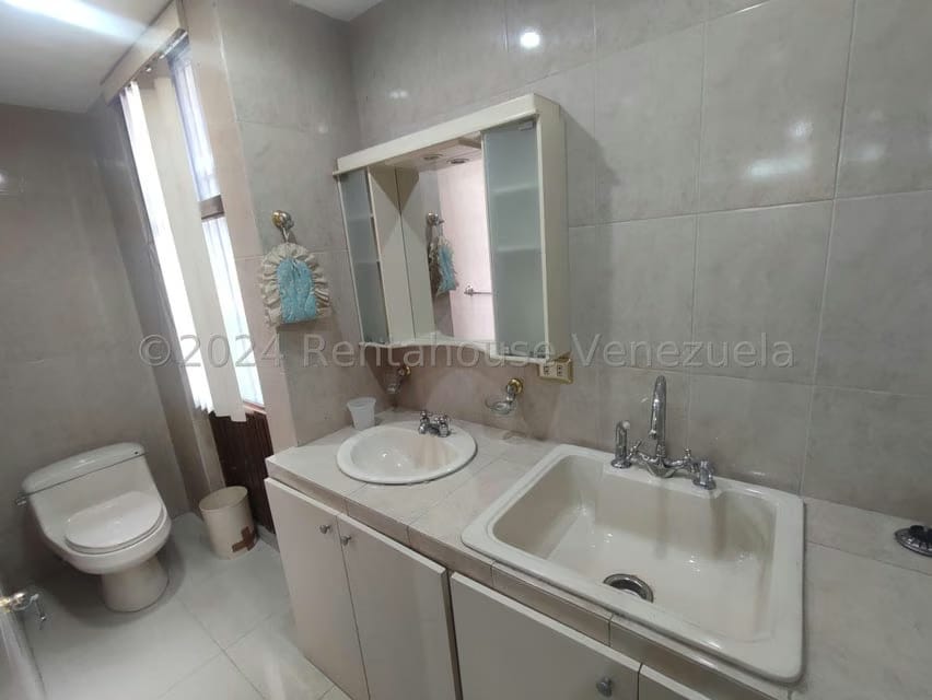 Comercial (Oficina) en Alquiler en Parroquia La Candelaria, Distrito Metropolitano - 8