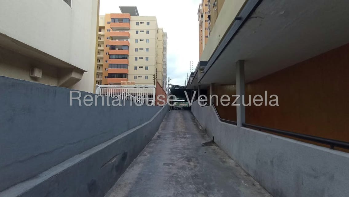Apartamento (1 Nivel) en Alquiler en Andres Bello, Aragua - 33