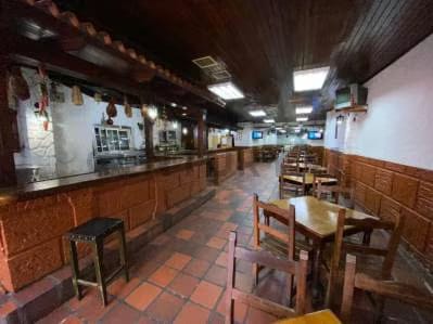 Local Restaurant en venta en la Avenida Fuerzas Armadas RD - 2