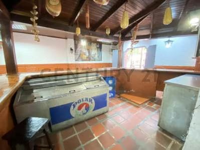 Local Restaurant en venta en la Avenida Fuerzas Armadas RD - 7