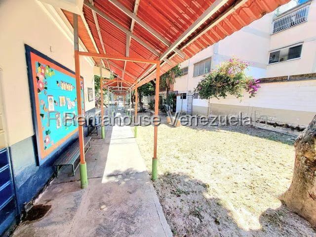 Negocios y Empresas (Educacion) en Venta en Montalban I, Distrito Metropolitano - 8