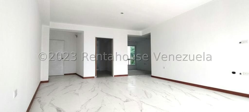 Apartamento (1 Nivel) en Venta en La Lagunita Country Club, Distrito Metropolitano - 3