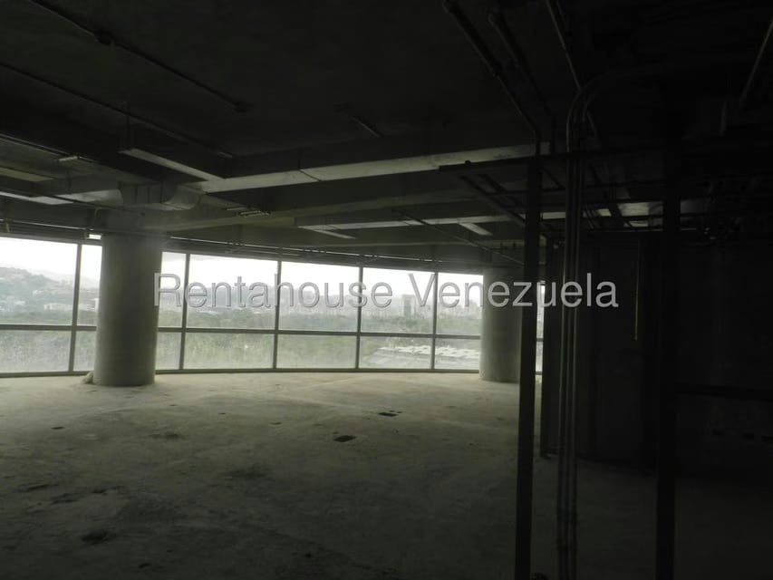 Comercial (Oficina) en Alquiler en Los Dos Caminos, Distrito Metropolitano - 12