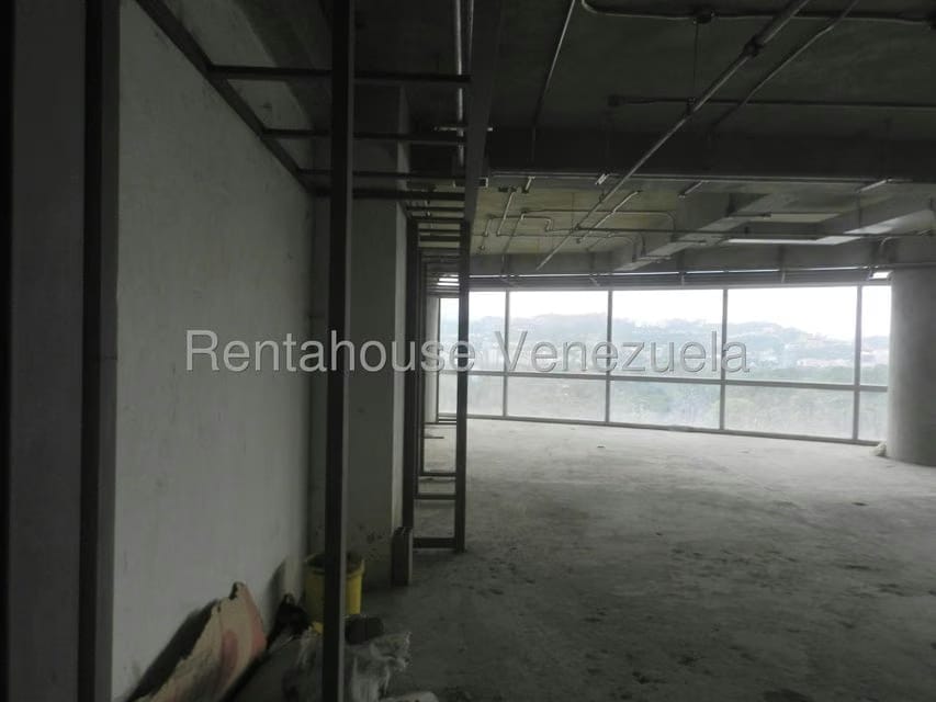 Comercial (Oficina) en Alquiler en Los Dos Caminos, Distrito Metropolitano - 14