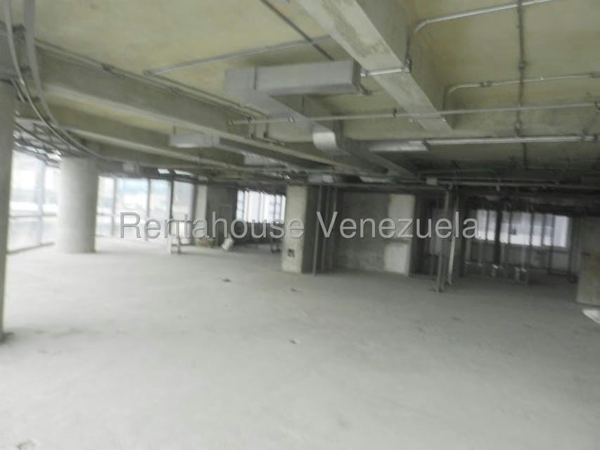 Comercial (Oficina) en Alquiler en Los Dos Caminos, Distrito Metropolitano - 20