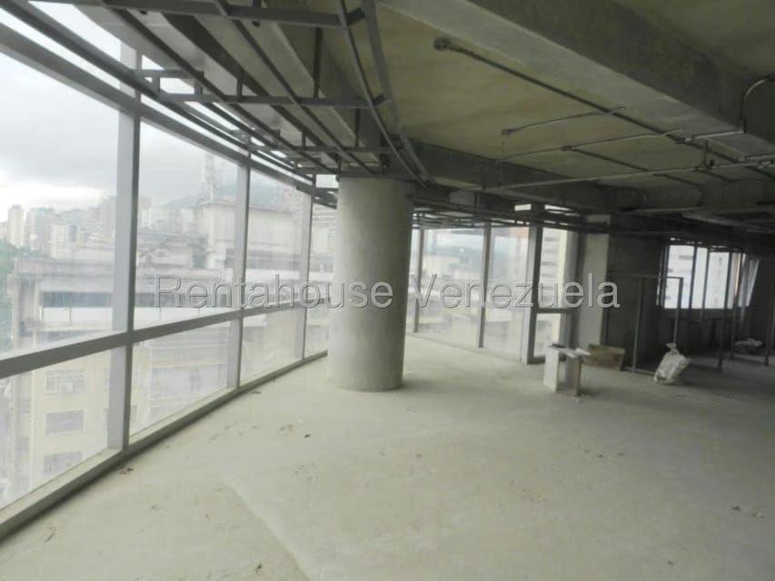 Comercial (Oficina) en Alquiler en Los Dos Caminos, Distrito Metropolitano - 22