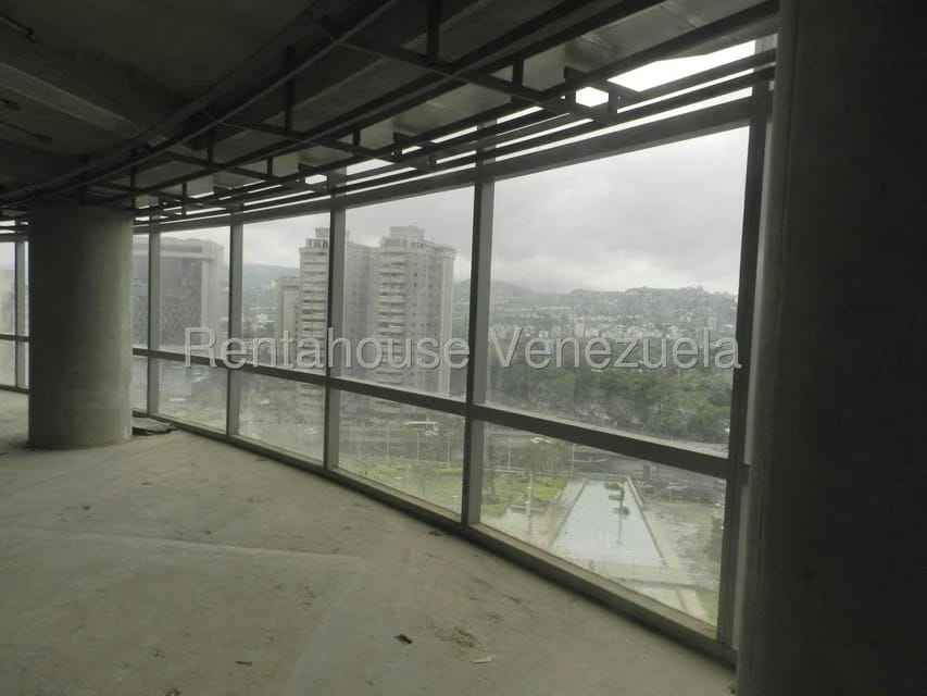 Comercial (Oficina) en Alquiler en Los Dos Caminos, Distrito Metropolitano - 27