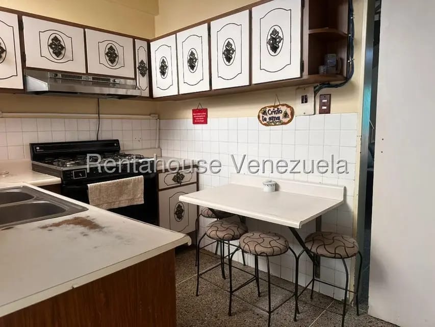 Casa (1 Nivel) en Alquiler en Los Teques, Miranda - 11