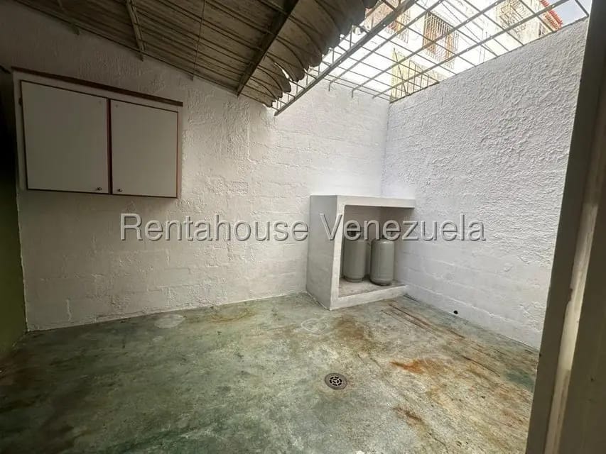 Casa (1 Nivel) en Alquiler en Los Teques, Miranda - 14
